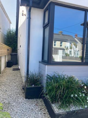 The Salt Box- Lovely Refurbished Annexe, Free Parking, Walk To Porth Beach. Saint Columb Minor Εξωτερικό φωτογραφία