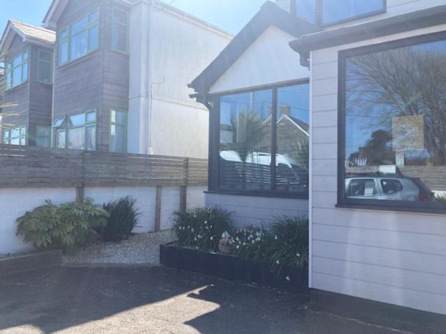 The Salt Box- Lovely Refurbished Annexe, Free Parking, Walk To Porth Beach. Saint Columb Minor Εξωτερικό φωτογραφία